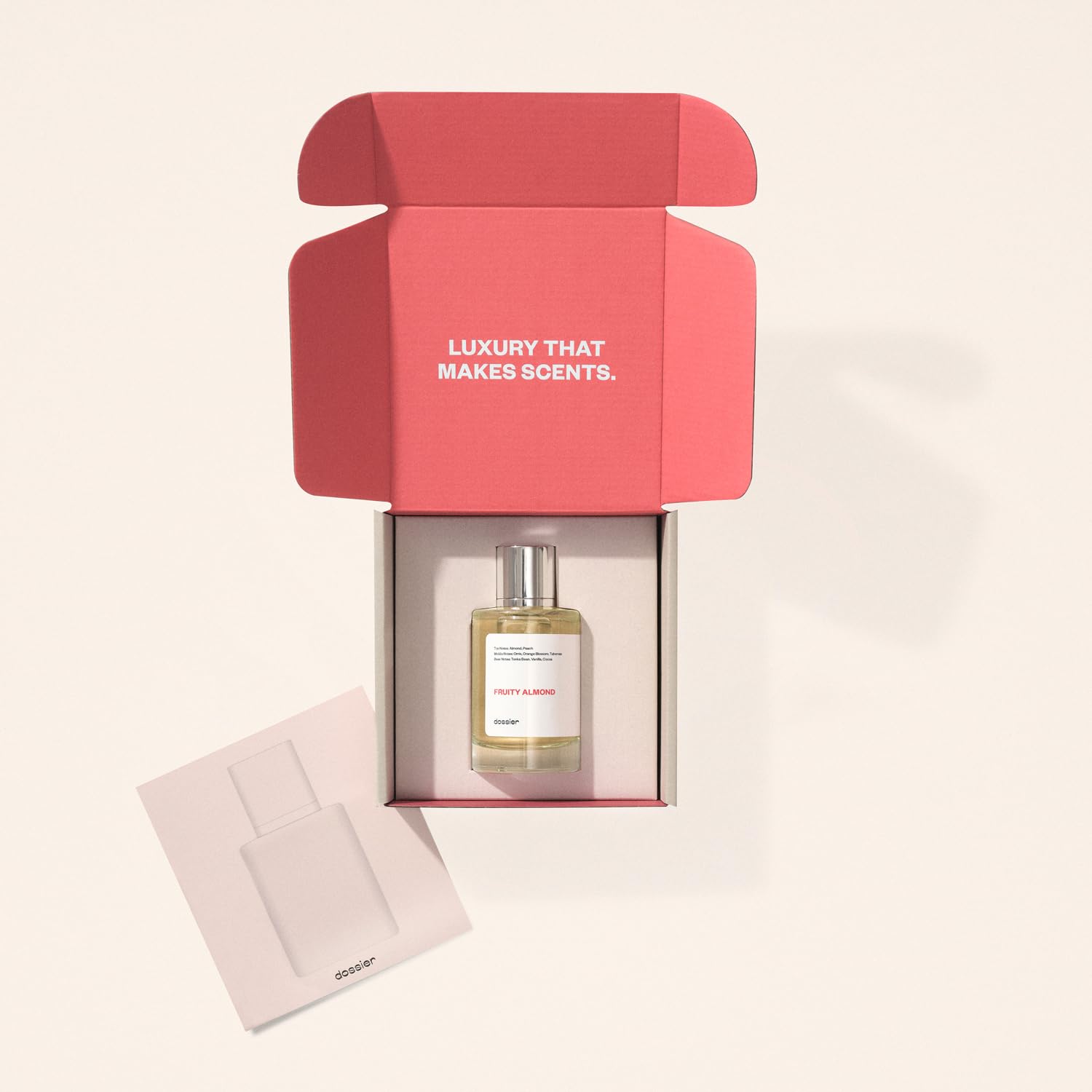 Dossier Fruity Almond spray action for a smooth mist