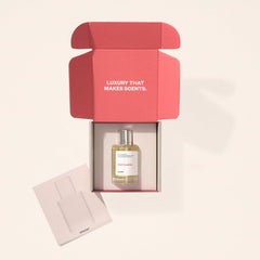 Dossier Fruity Almond spray action for a smooth mist