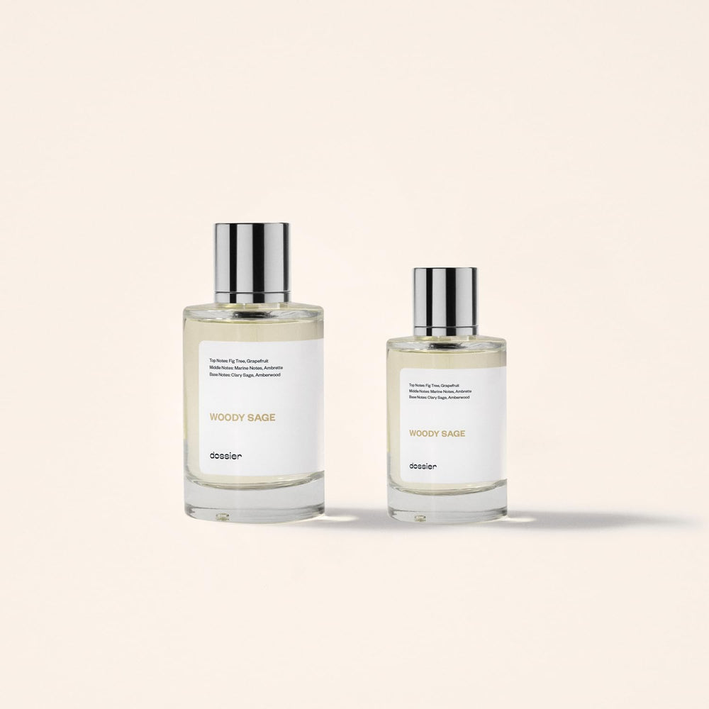 Dossier Woody Sage daylight shot conveys versatile unisex appeal.