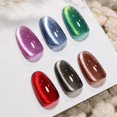 Double Rhythm magnetic tool enables varied cat-eye designs on nails.
