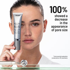 Smooth application on skin creates a flawless makeup base.