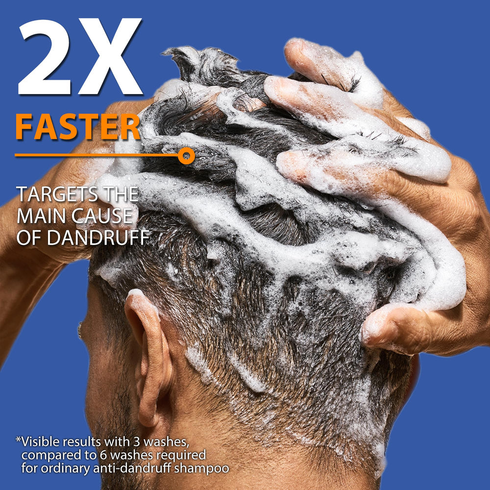 Mousse légère purifiante sur cuir chevelu, signe d'une routine efficace.