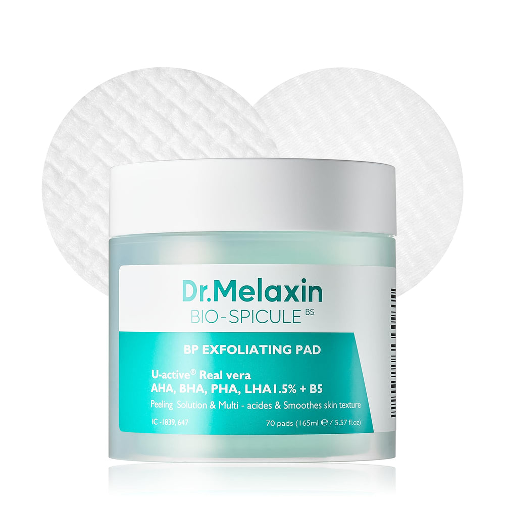 Dr.Melaxin BP exfoliating pad close-up shows dense mesh fabric for gentle exfoliation.