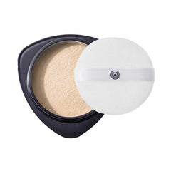 Dr. Hauschka Loose Powder 00 Translucent sets makeup with a shine-free, all-skin-tone finish.