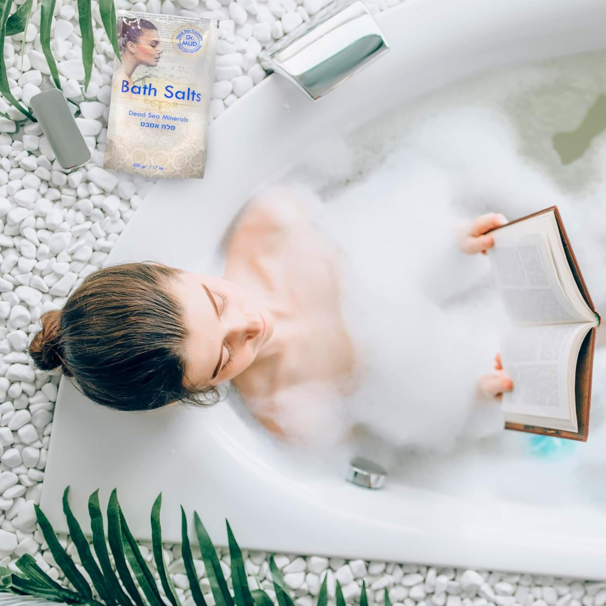  DR.MUD Dead Sea Salt exfoliating texture to smooth skin
