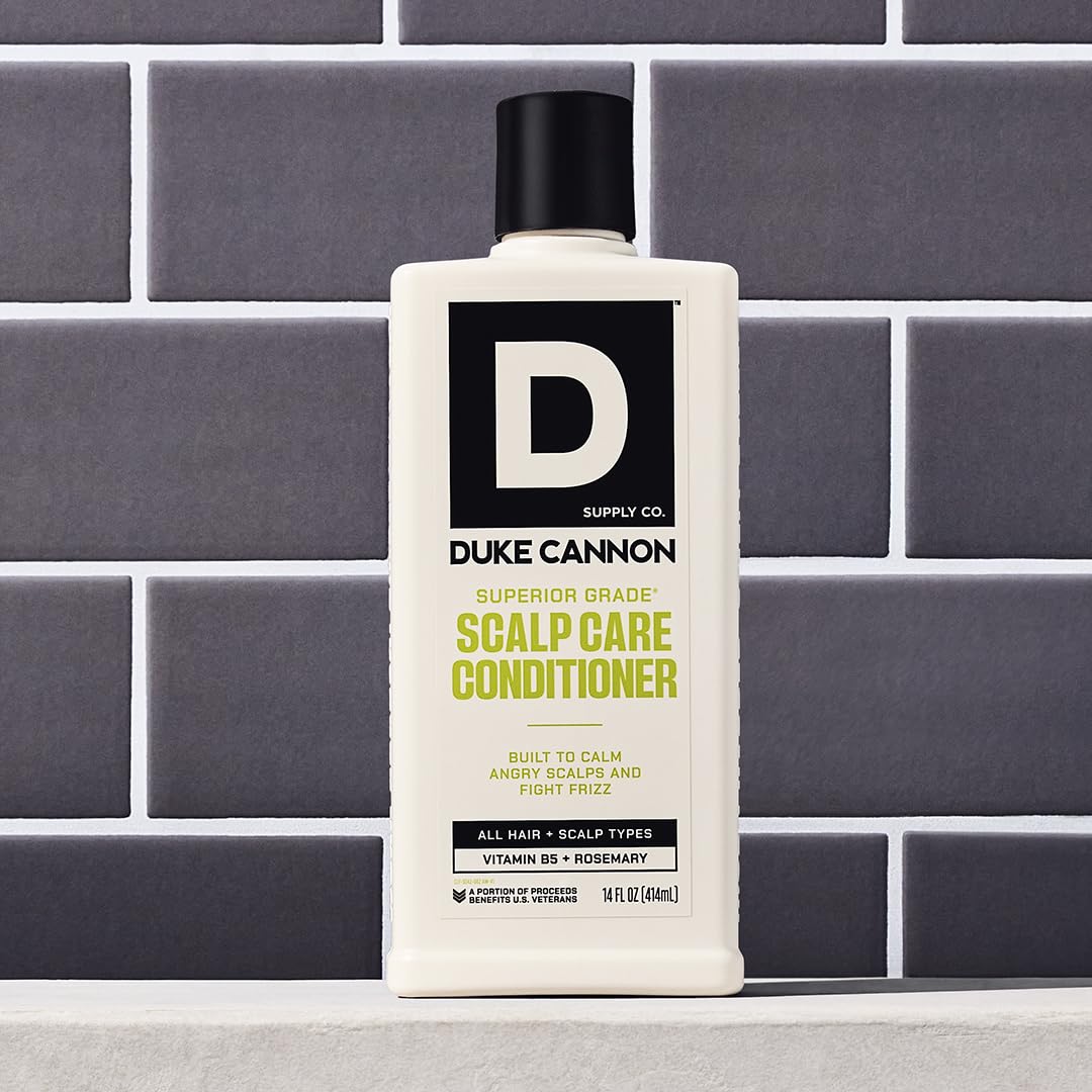 Moisture close-up highlighting shea butter and coconut oil benefits for frizz control