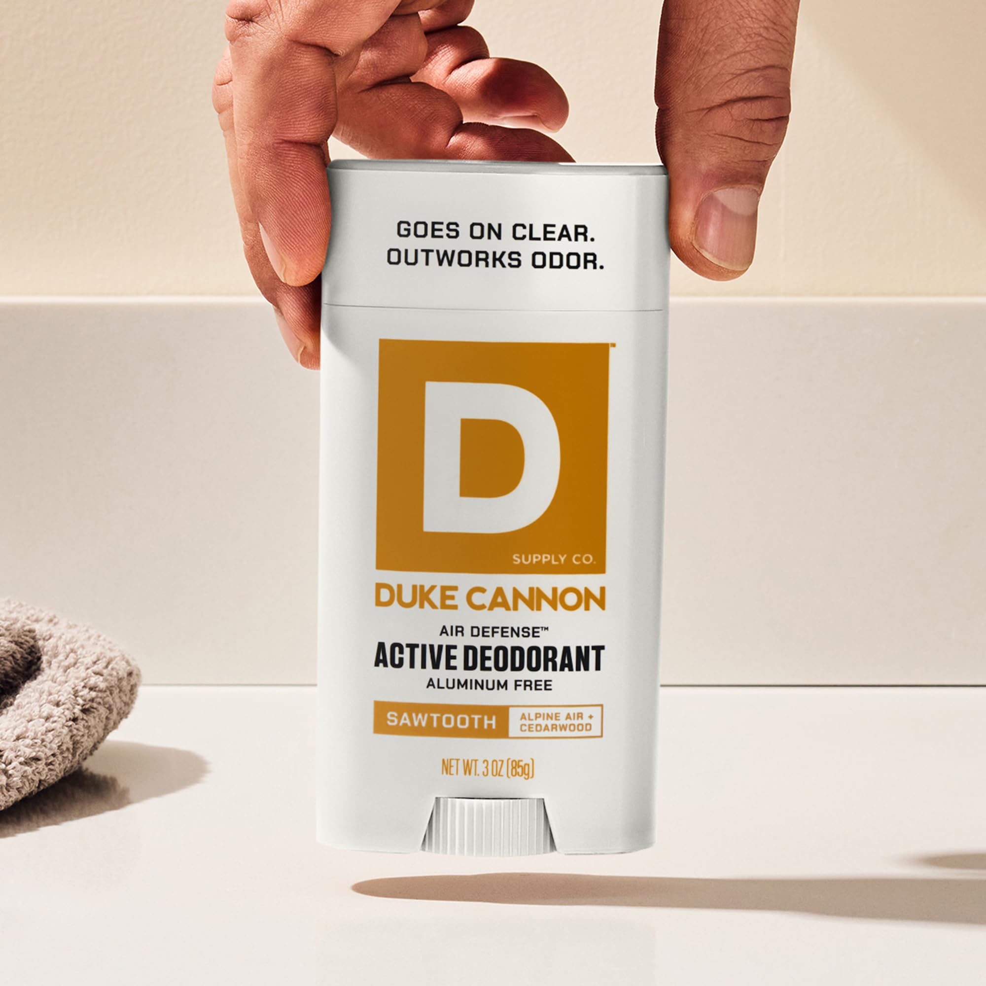 Alpine cedarwood aroma from Duke Cannon Air Defense