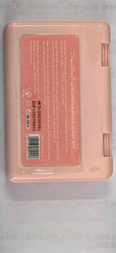 Eakroo compact packaging keeps makeup organized on the go.