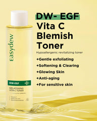EASYDEW toner hands application demonstrates even distribution and gentle exfoliation