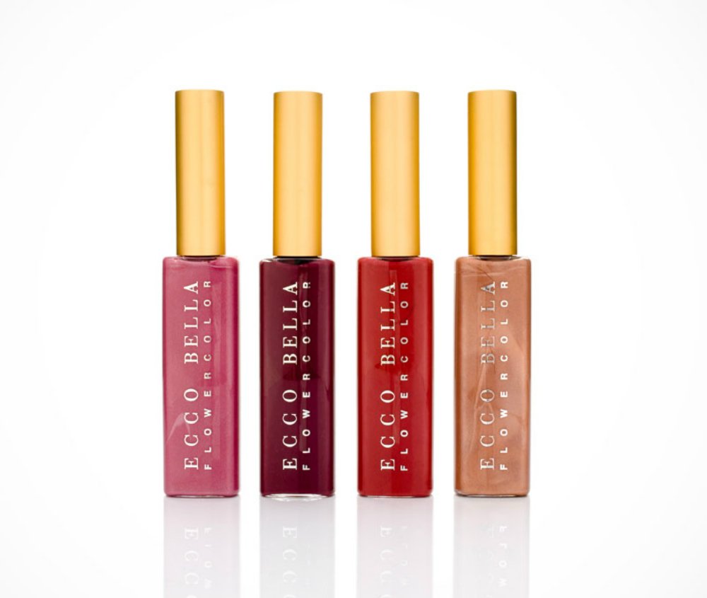 Built-in mirror on Ecco Bella Lip Gloss tube enables quick touch-ups on the go.