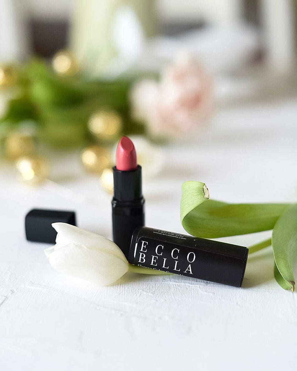 Ecco Bella Rosewood branding beside ingredients emphasizes a clean hypoallergenic formula.