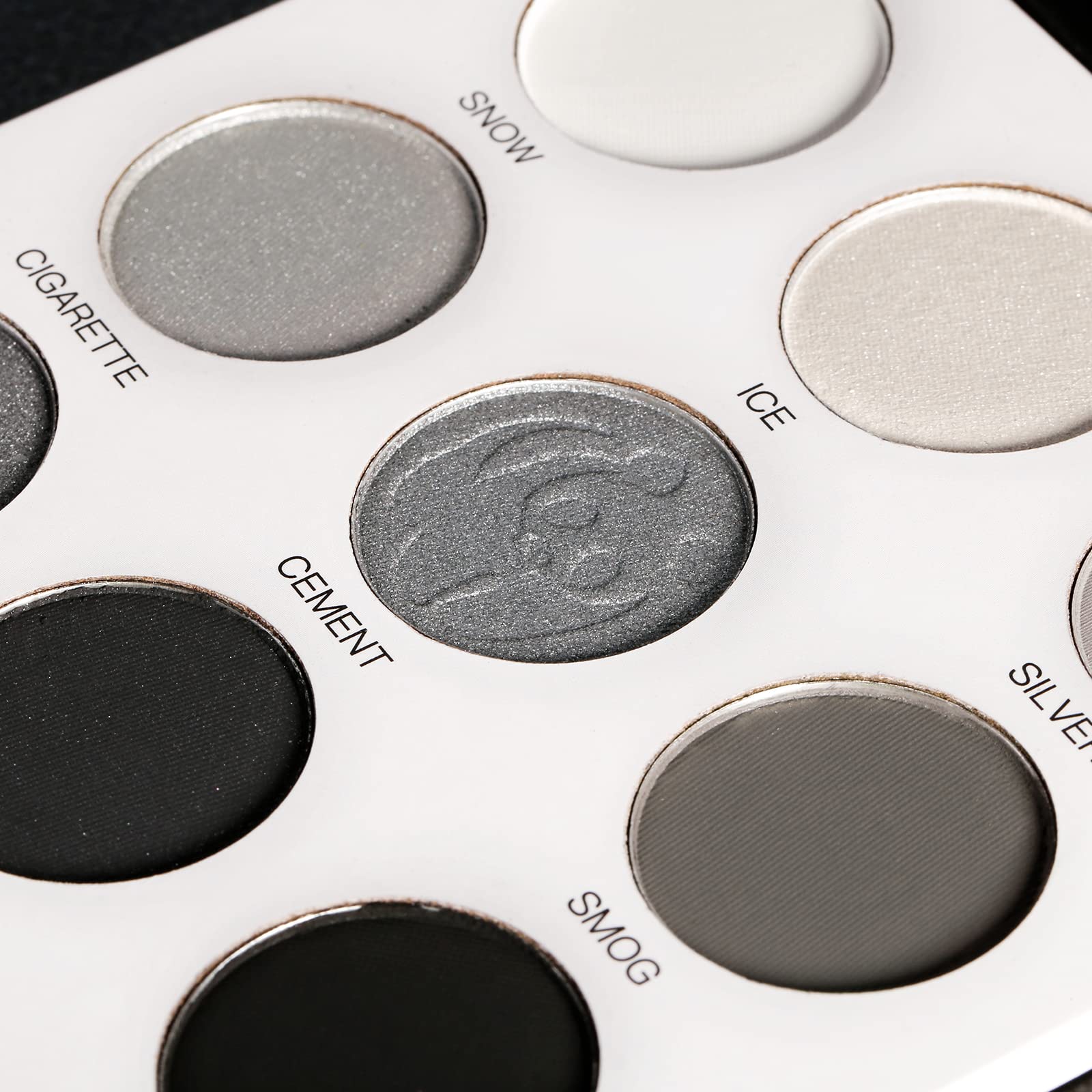 ecofavor Black Smoky Eye Palette nine-shade collection in sleek case.