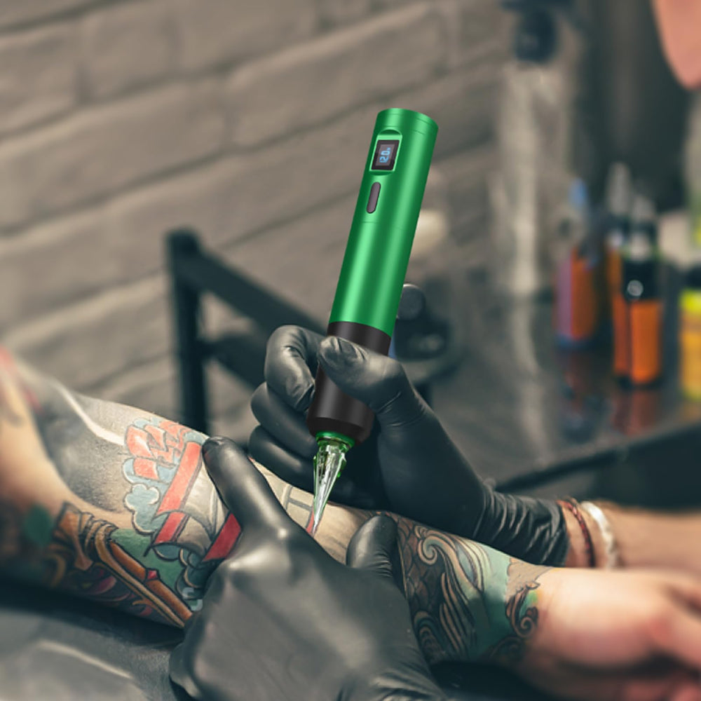 Effeer ergonomic design reduces fatigue during longer tattoo sessions.