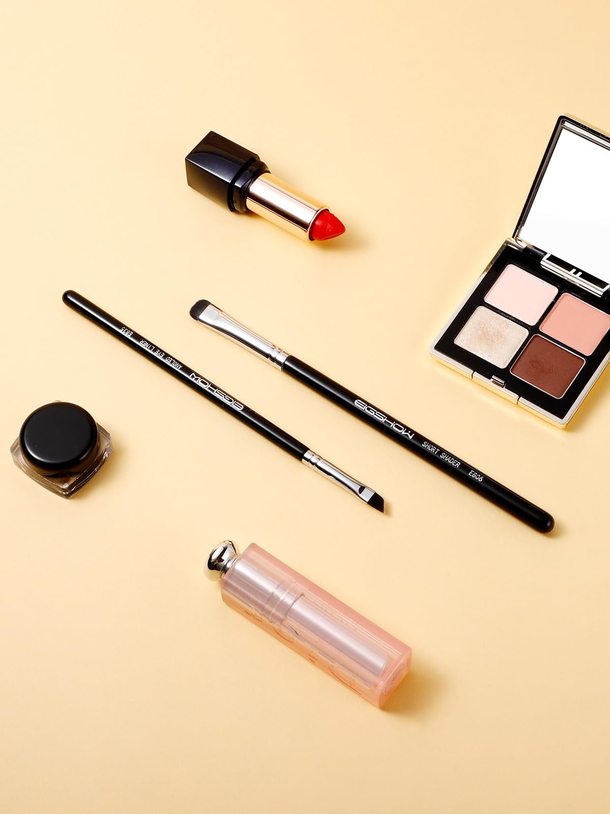 EIGSHOW ergonomic-handle-design offers comfortable grip during detailed eye work.