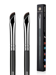 EIGSHOW Eyeliner Brush sickle-angle for precise wings and brow definition.