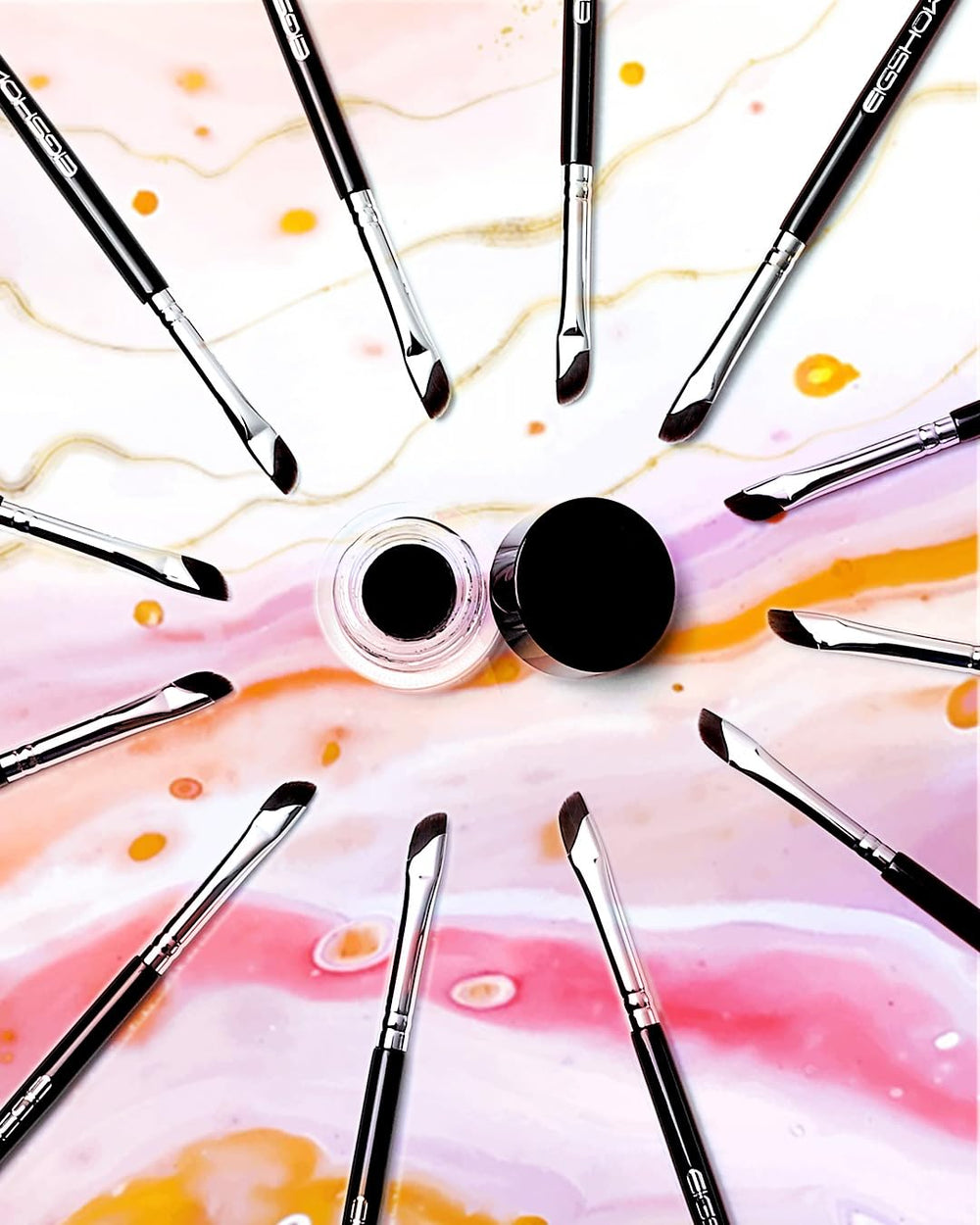 EIGSHOW Eyeliner Brush travel-case-ready for on-the-go makeup.