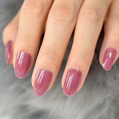 Perfect-fit tips for natural-looking results on medium-length nails.