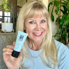 Elizabeth Mott Thank Me Later primer pump-dispense close-up highlights easy application