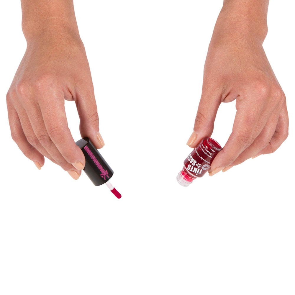 Elizabeth Mott Tints & Sass smudge-proof formula stays put through meals and activities.