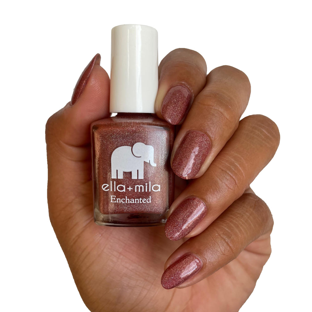 Packaging highlights acetone-free and 17-free formula of Oasis red polish.