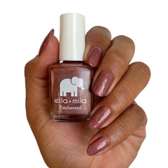 Packaging highlights acetone-free and 17-free formula of Oasis red polish.
