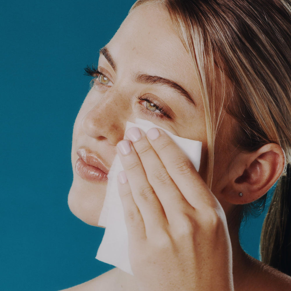 Enchante Dr. Wellness wipe with light refreshing scent close-up