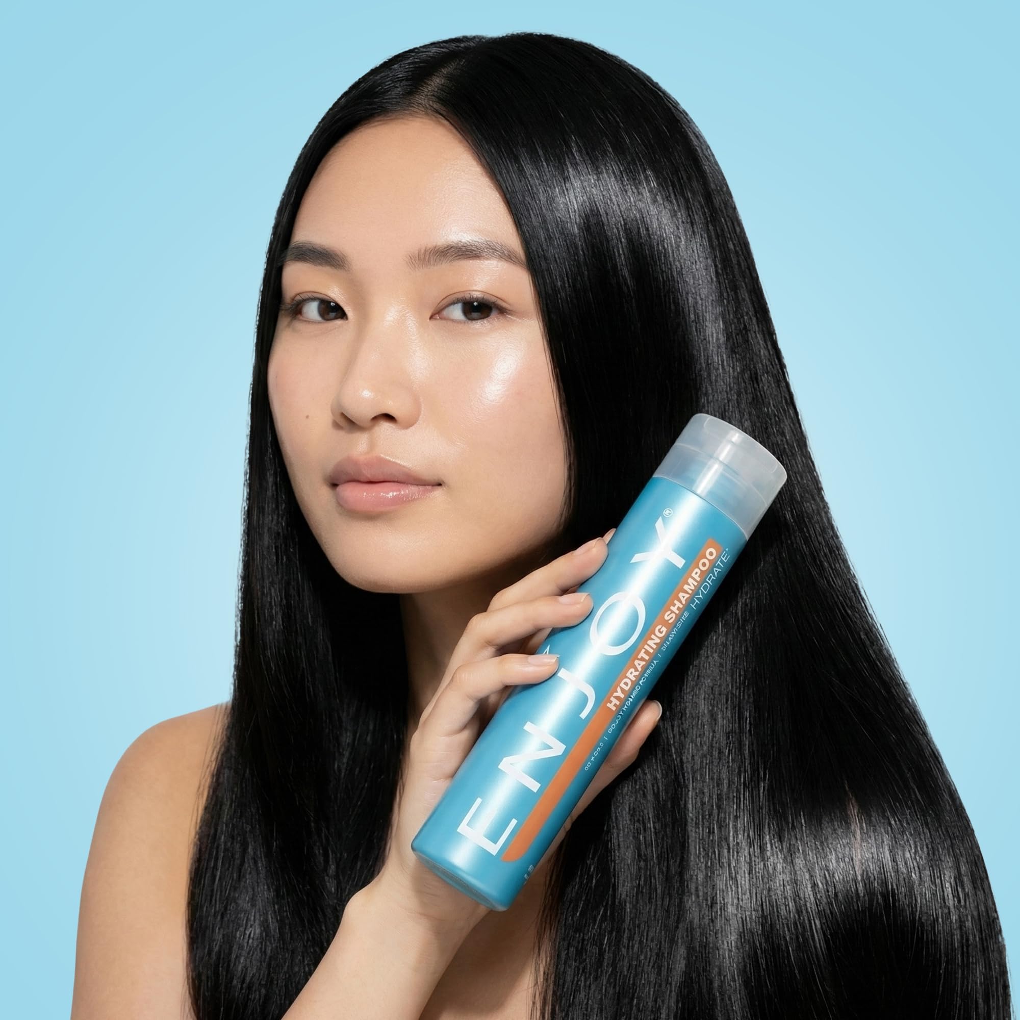 Enjoy Hydrating Duo close-up, sulfate-free formula for gentle cleansing.