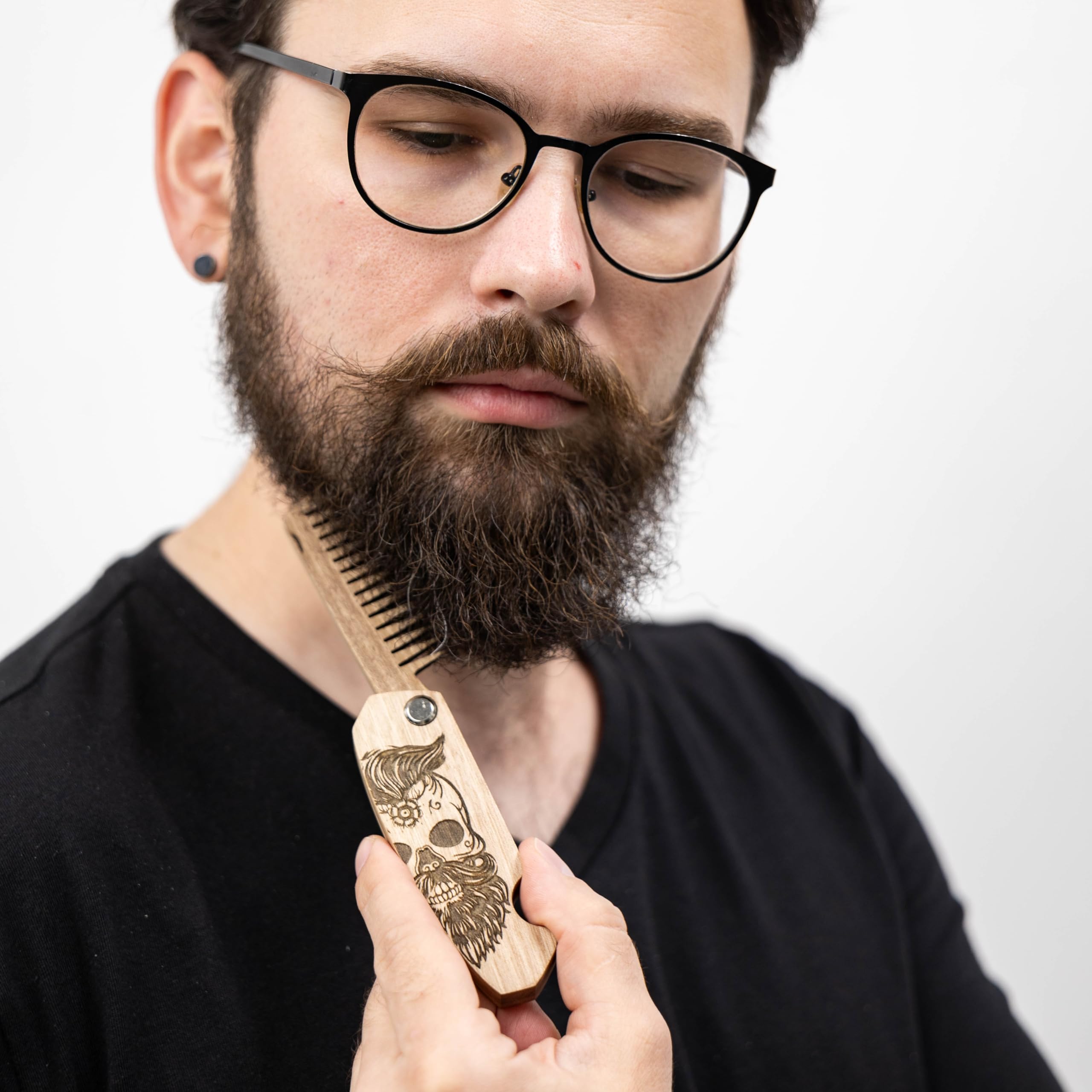 Enjoy The Wood compact folding design fits easily into pockets and bags.