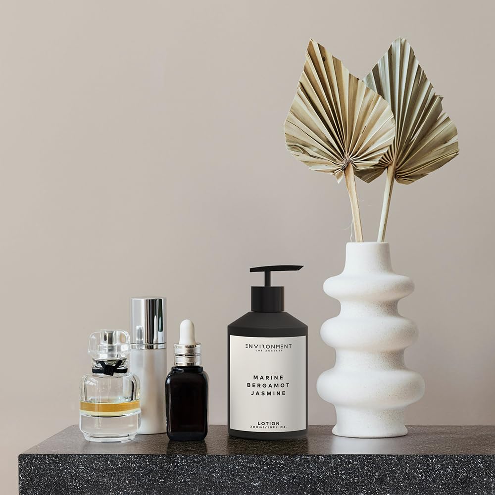 ENVIRONMENT RC Lotion texture close-up reveals creamy, smooth consistency