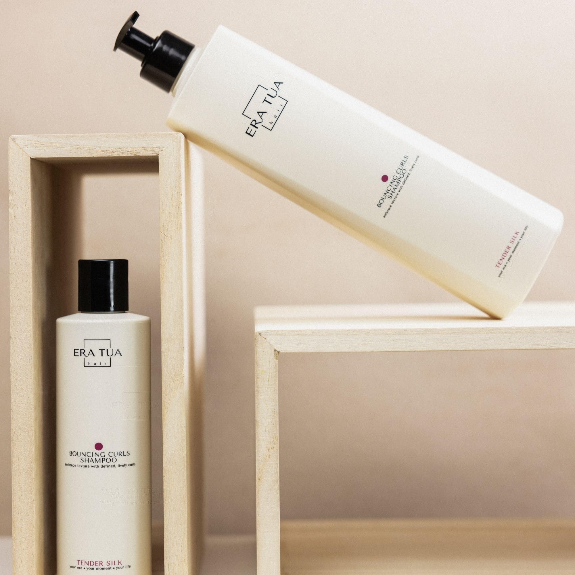 ERA TUA Tender Silk Bouncing Curls Shampoo fragrance notes evoke lychee and florals.