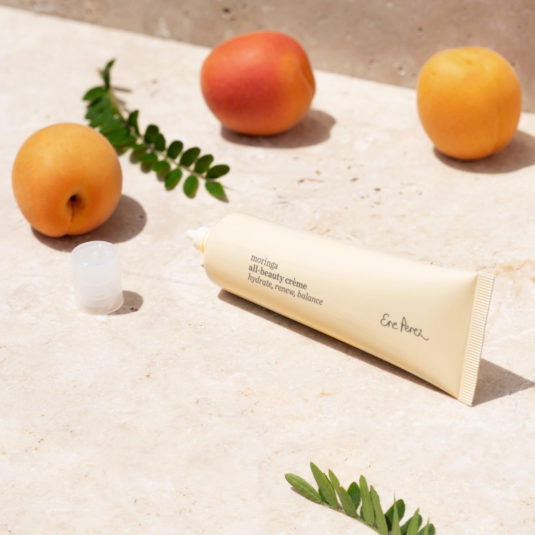 Gentle formula suitable for sensitive complexions and hydration boost.