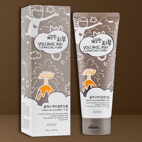 esfolio creamy foam close-up shows luxurious lather for deep pore cleansing