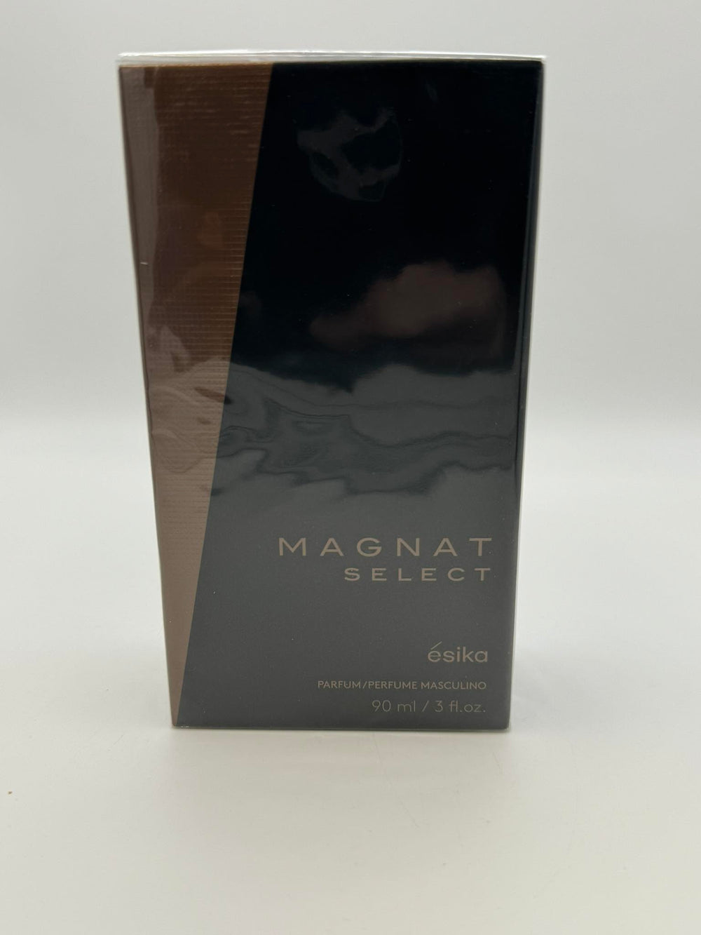 Esika L'Bel Magnat Select perfume bottle closeup with rich amber tones