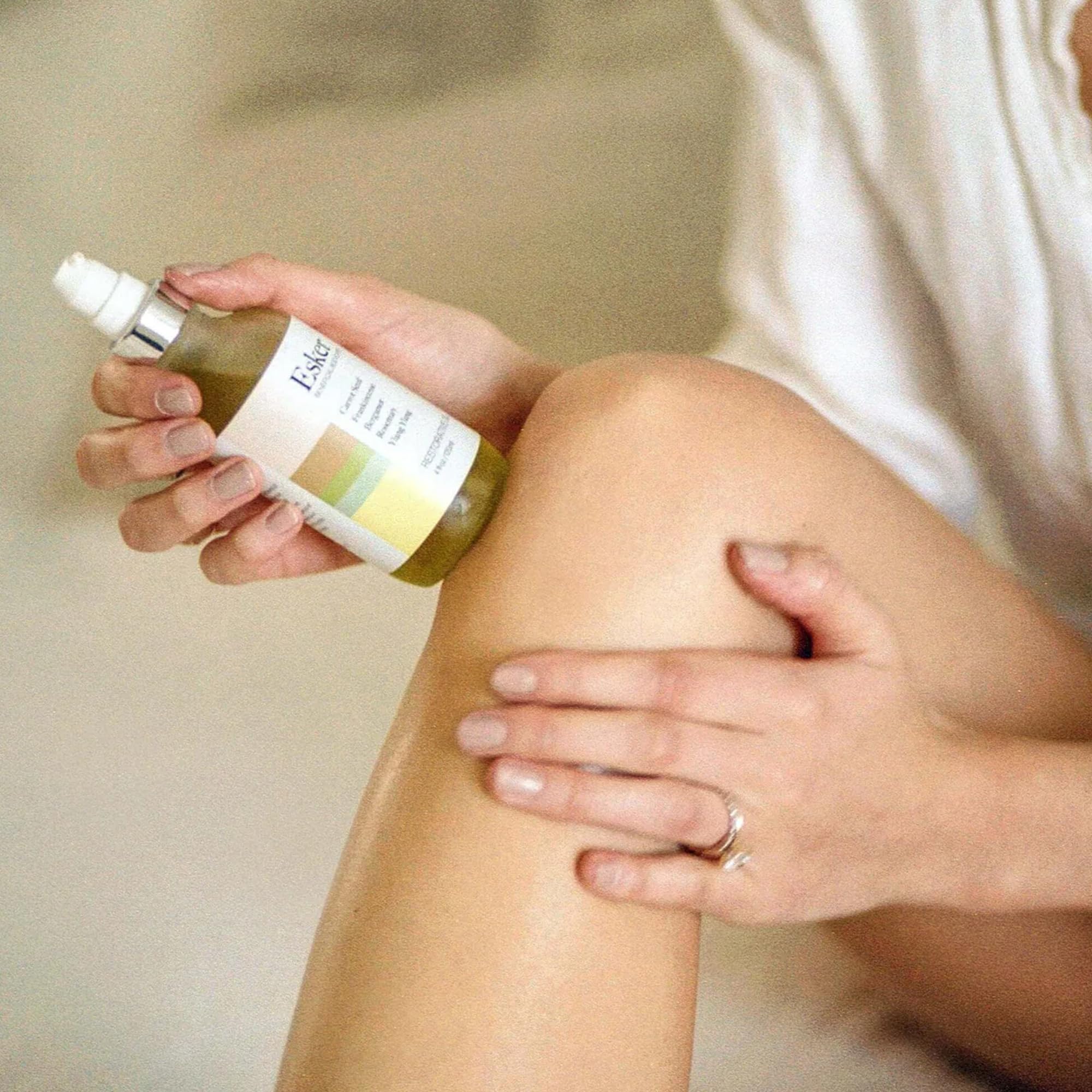 ESKER Restorative Body Oil absorbs quickly on skin without greasiness