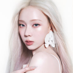 Espoir Be Glow Shading Stick Sunshine application shows easy blend for everyday radiance.
