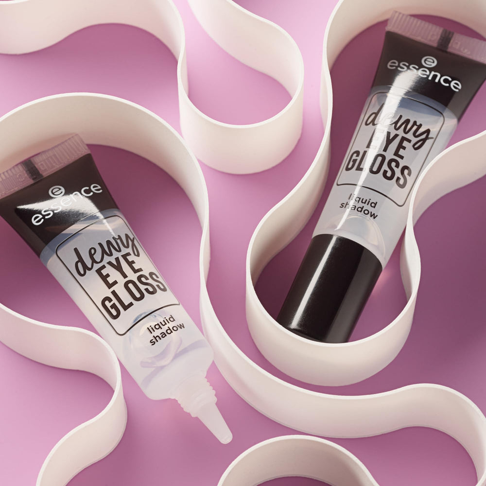 Essence Dewy EYE GLOSS packaging and Made in Italy badge enhances premium appeal.