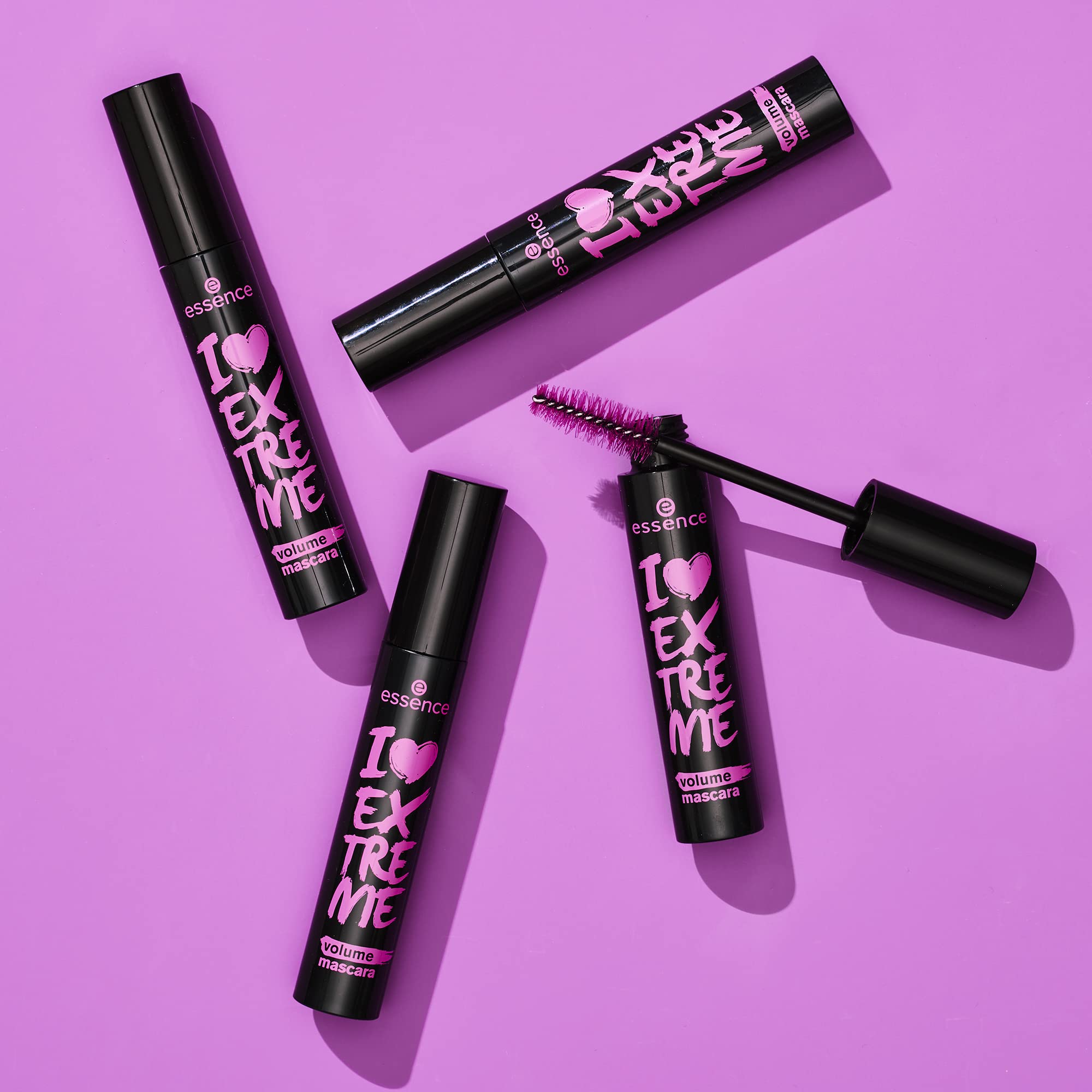 essence I Love Extreme Volume Mascara no flakes formula supports comfortable wear.