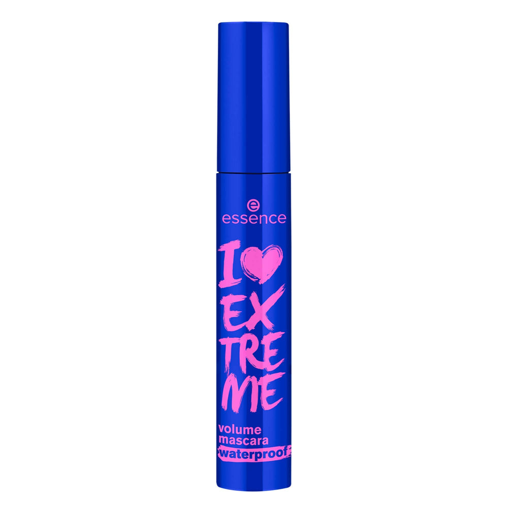 essence I Love Extreme Volume Mascara waterproof lashes after application with bold volume