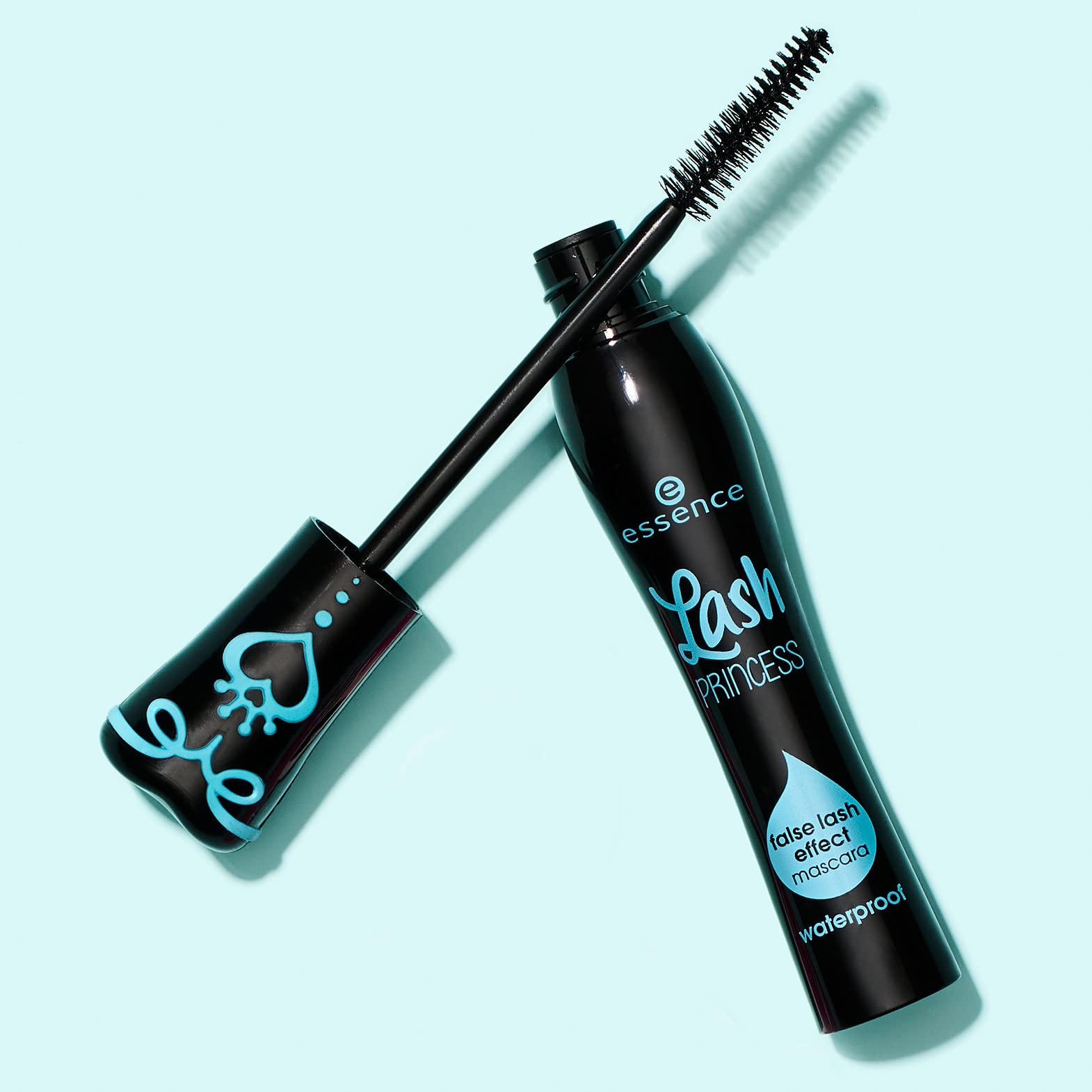 Long-wear finish of Essence Lash Princess Waterproof Mascara in action.