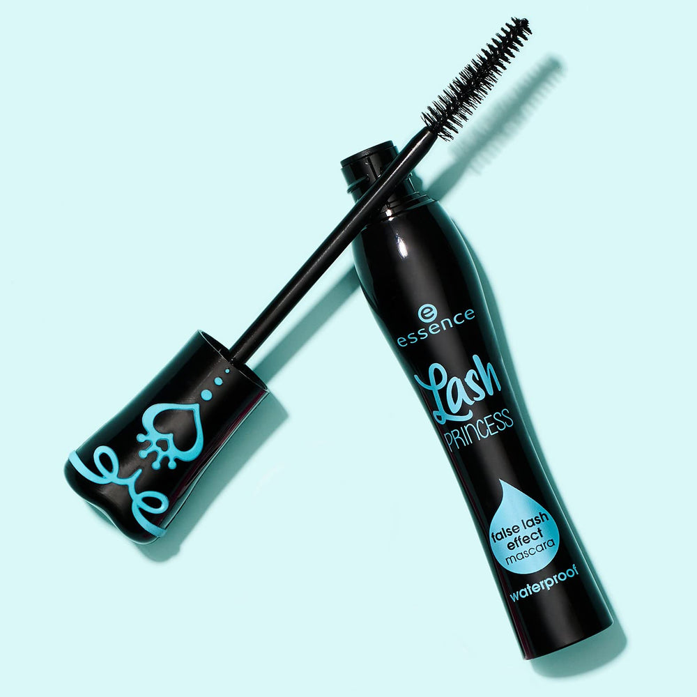 Long-wear finish of Essence Lash Princess Waterproof Mascara in action.