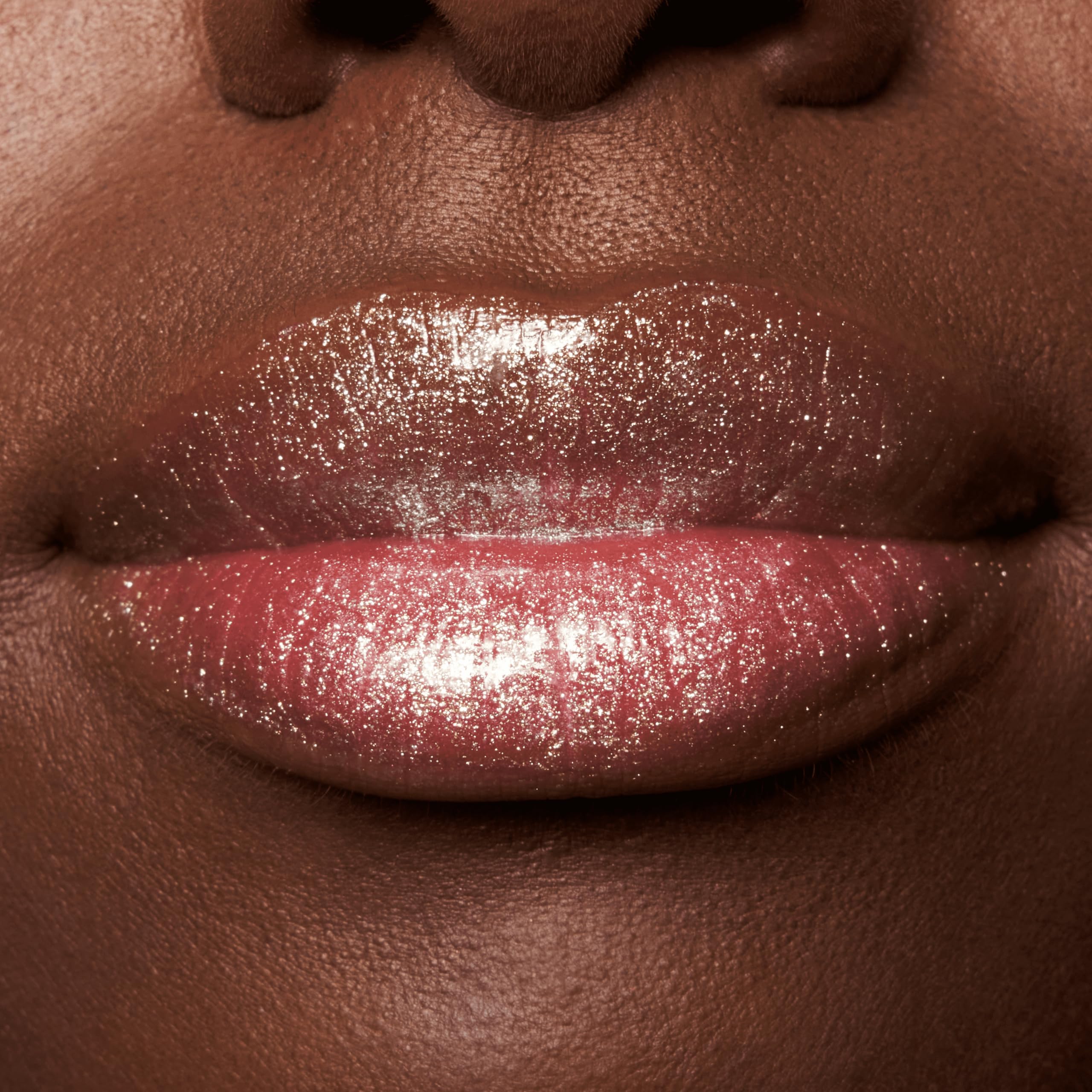 essence Meta Glow worn alone creates natural shine for everyday looks.