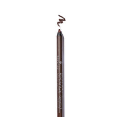 essence Stay & Play Gel Eyeliner espresso swatch shows bold color and smooth glide.