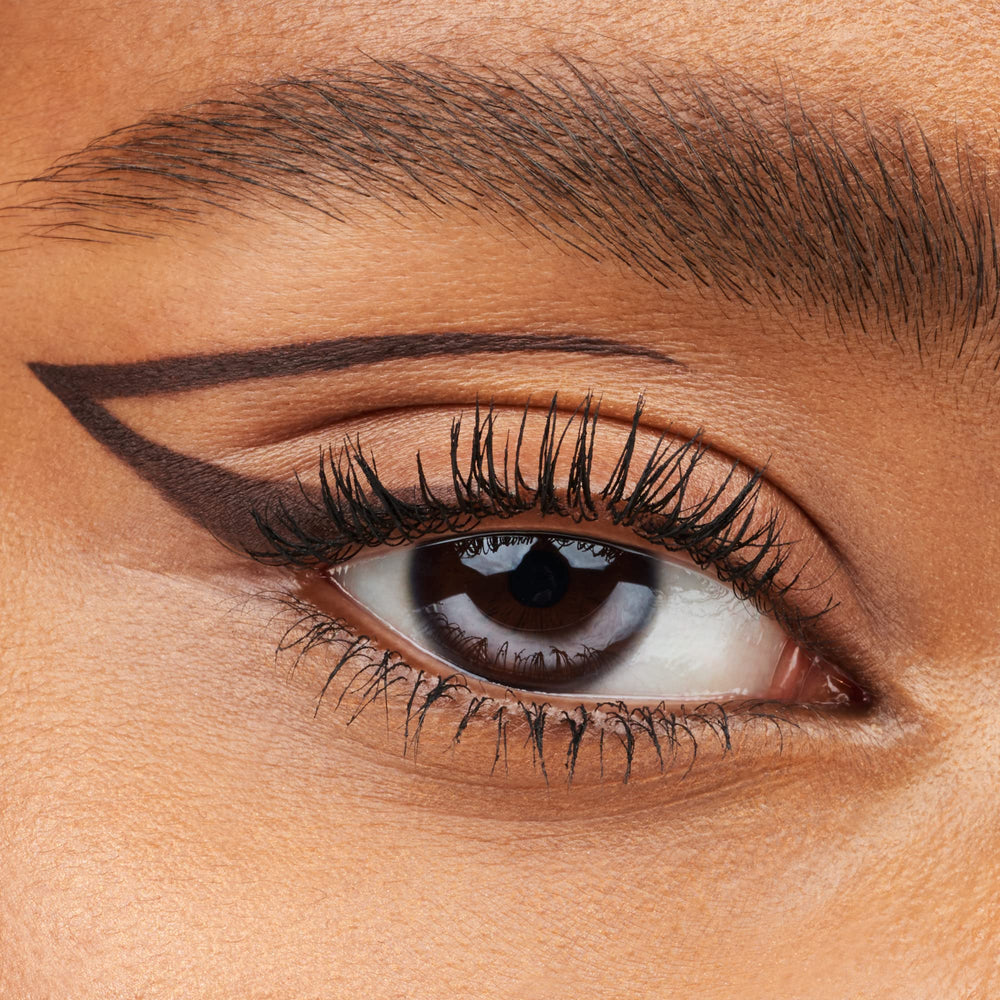 essence Stay & Play Gel Eyeliner long-lasting wear that resists smudging.