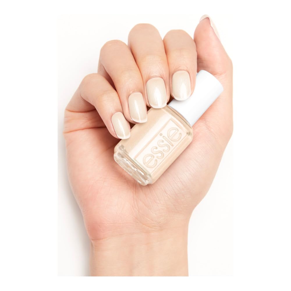 essie salon-quality glossy finish on nails suitable for everyday looks