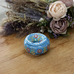 EVANILIFE deep belly offers ample space for keepsakes, coins, and small items.