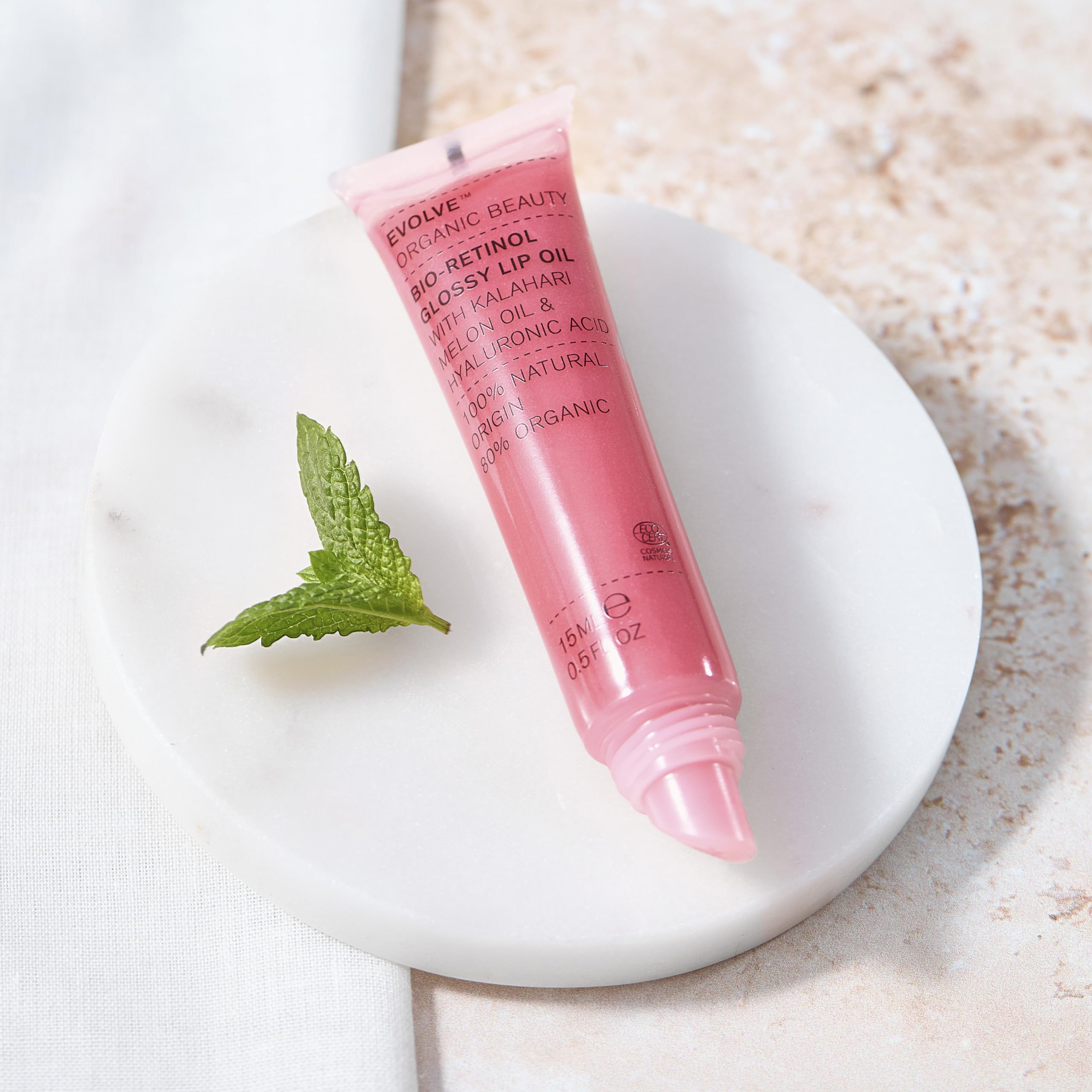 Peppermint and lime aroma on lips provides a refreshing feel on Evolve Lip Oil.