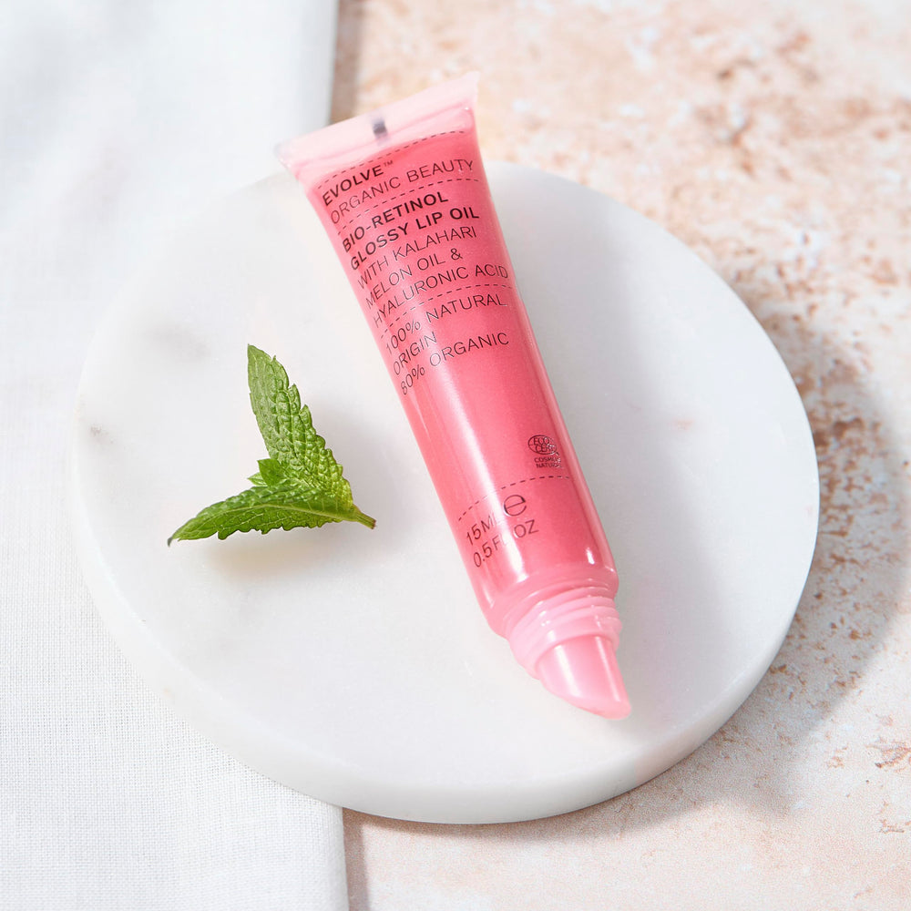 Peppermint and lime aroma on lips provides a refreshing feel on Evolve Lip Oil.
