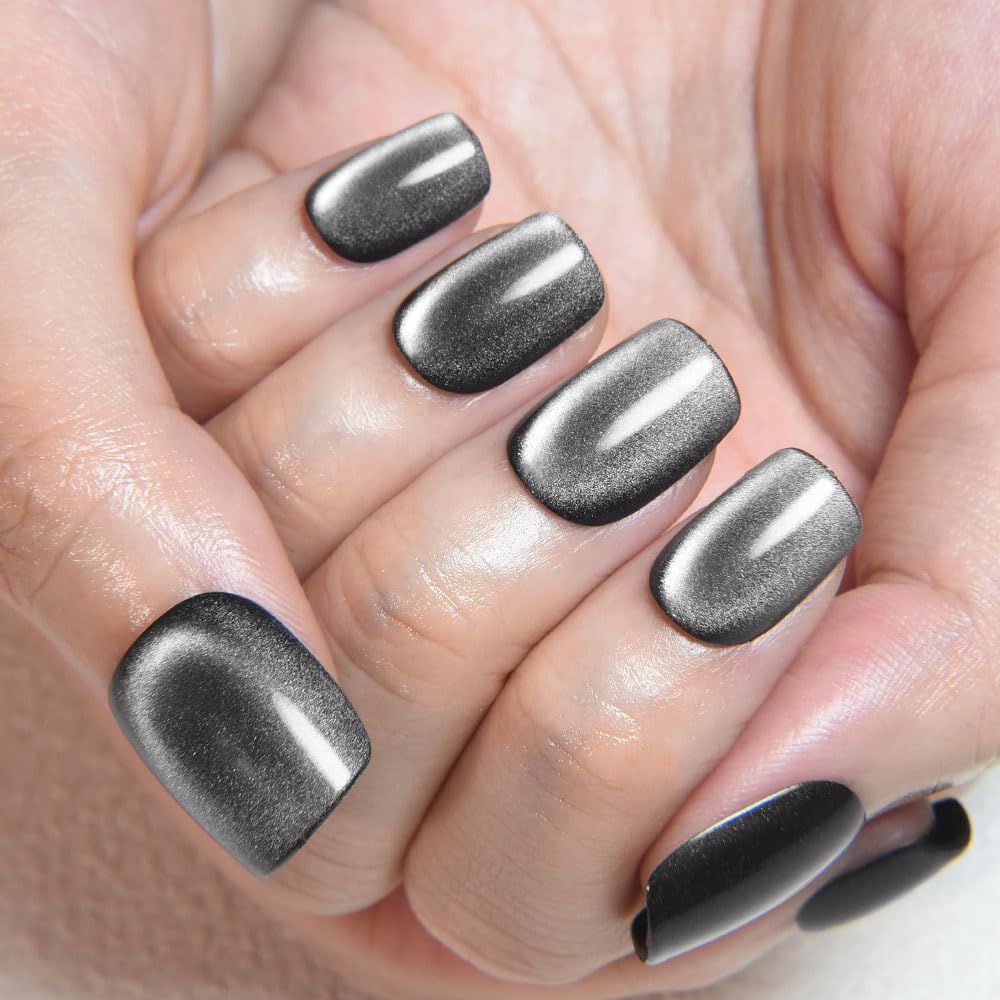 evpct cat eye nails close-up reveals multidimensional shimmer and depth.