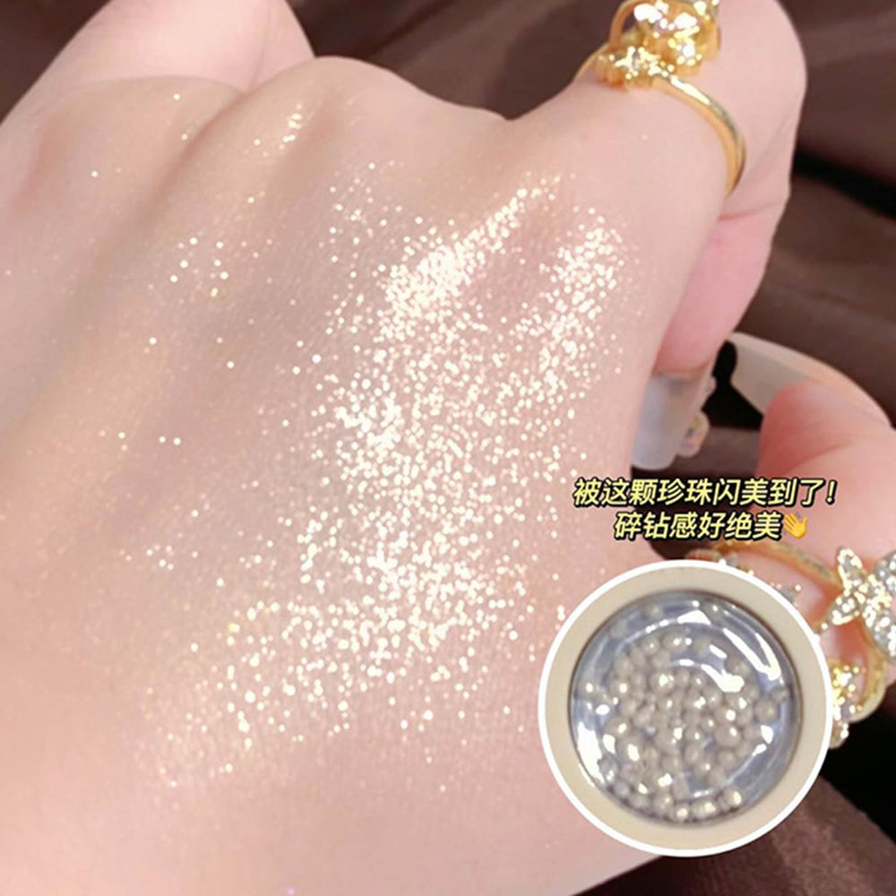 Ezyuanchly Lace matte and shimmer mix adds depth and dimension in one palette.