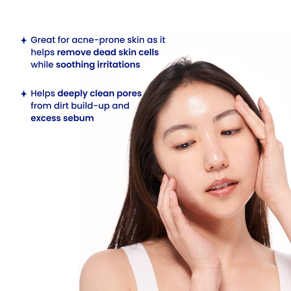 FACETORY Charcoal sheet mask on face demonstrates comfortable fit and deep nourishment.